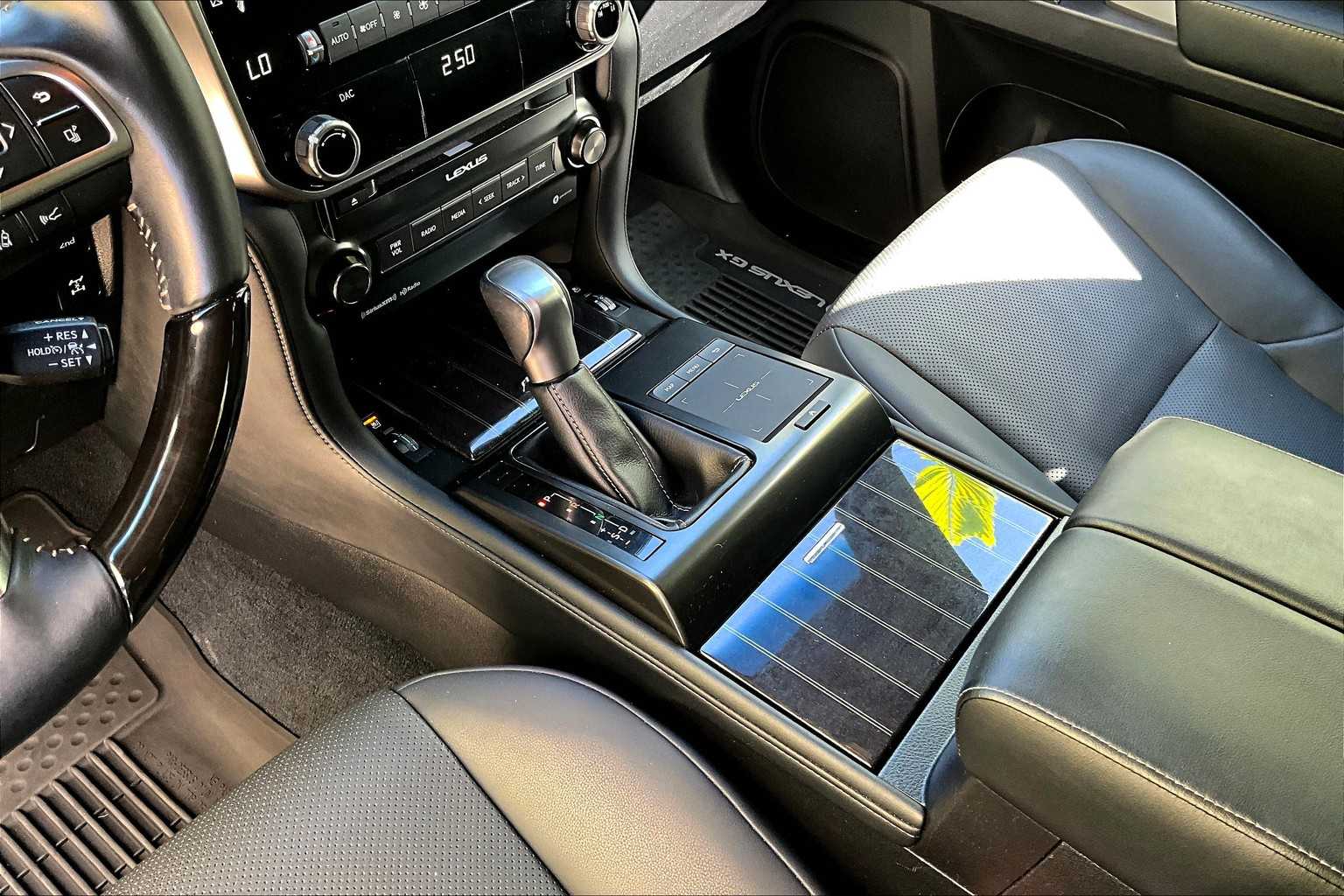 Thumbnail: 2022 Lexus GX - 17