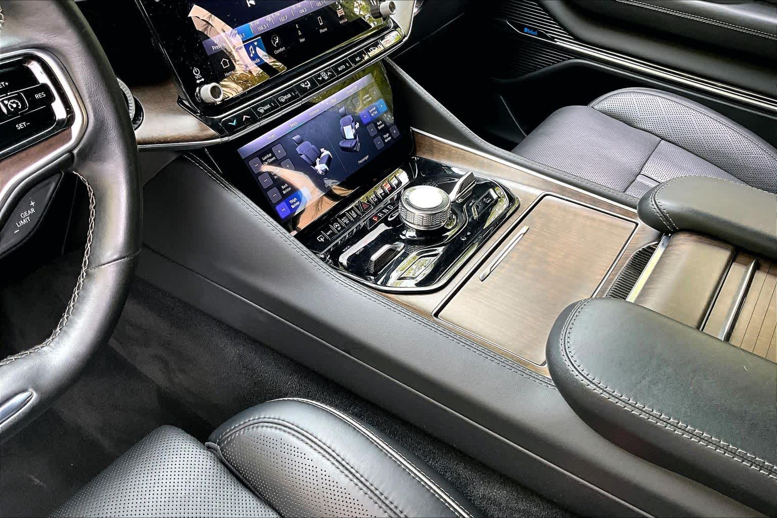 Thumbnail: 2023 Jeep Grand Wagoneer - 17