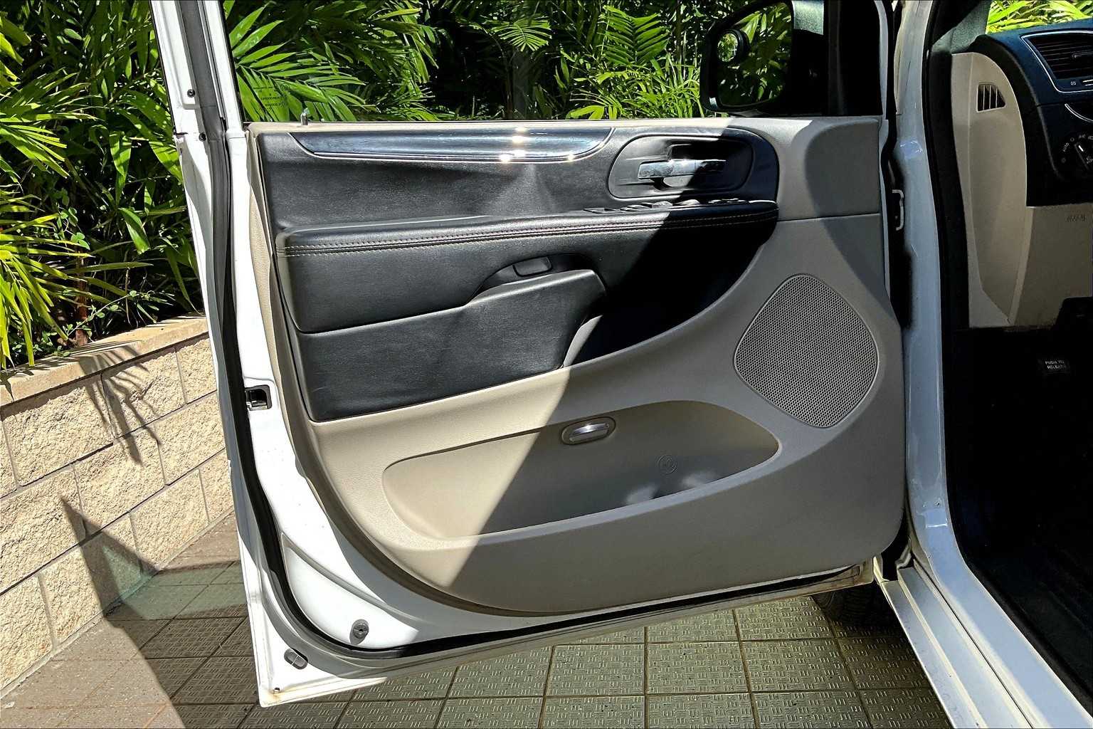 Thumbnail: 2019 Dodge Grand Caravan - 28