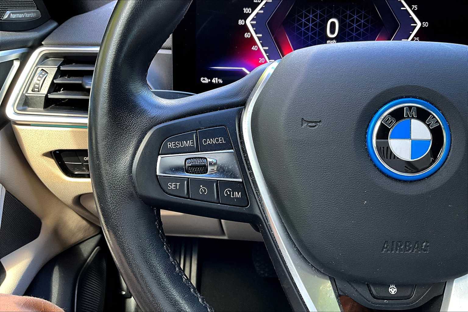 Thumbnail: 2022 BMW i4 - 25