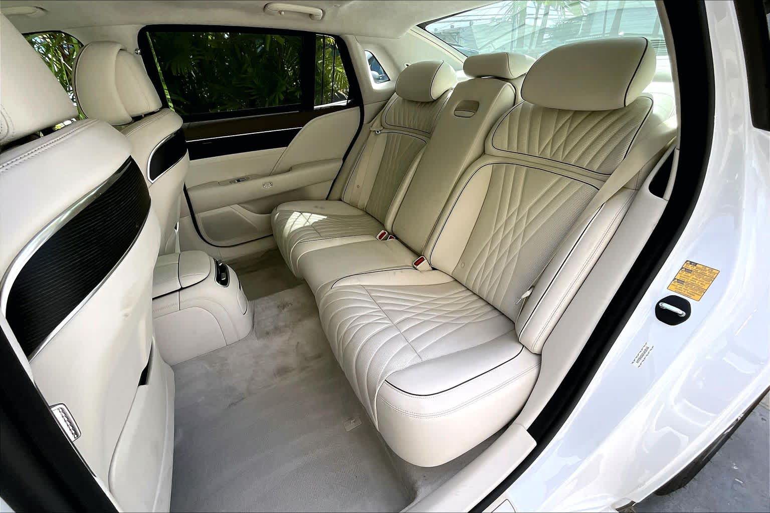 Thumbnail: 2023 Genesis G90 - 30