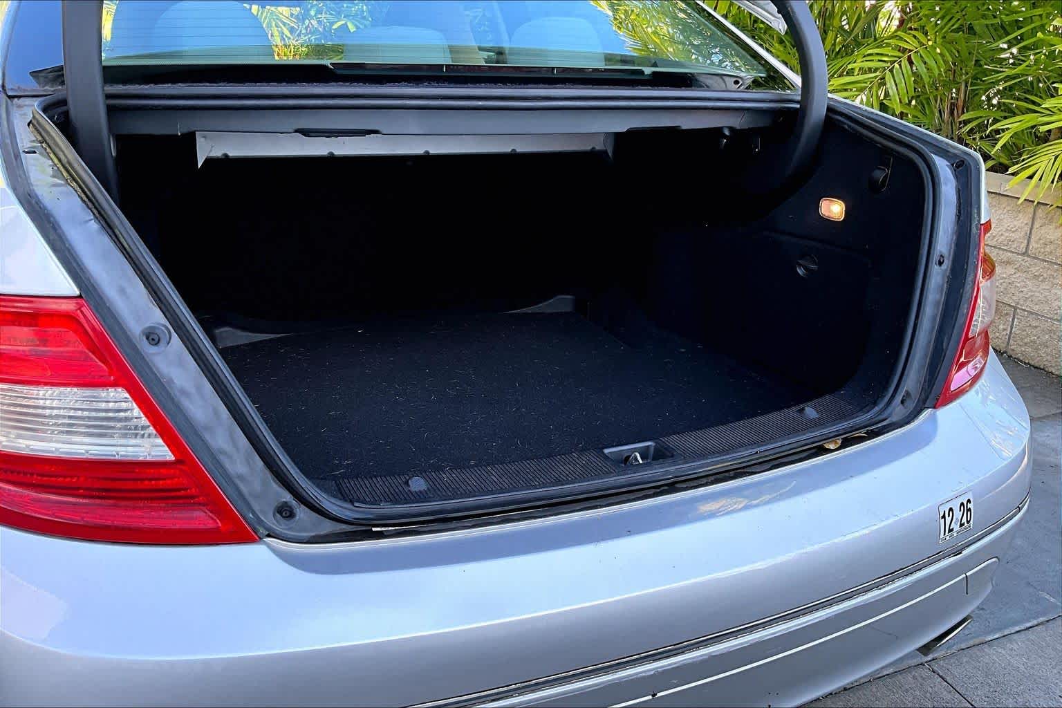 Thumbnail: 2009 Mercedes-Benz C-Class - 19