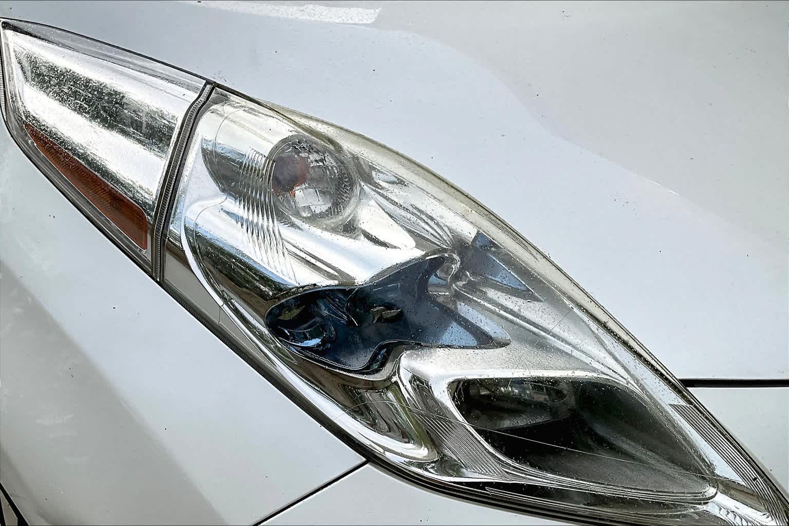 2013 Nissan Leaf SL 31