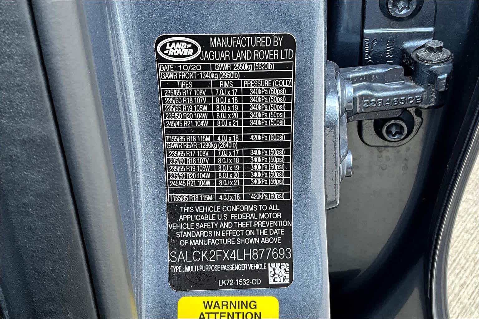 Thumbnail: 2020 Land Rover Discovery Sport - 20