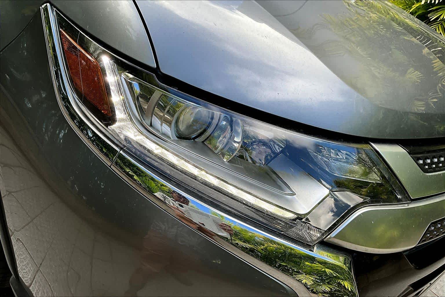 Thumbnail: 2020 Mitsubishi Outlander - 32