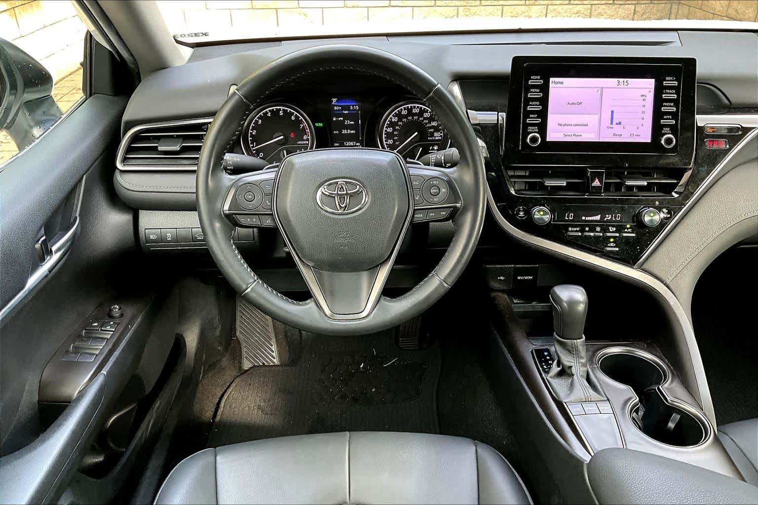 Thumbnail: 2022 Toyota Camry - 15