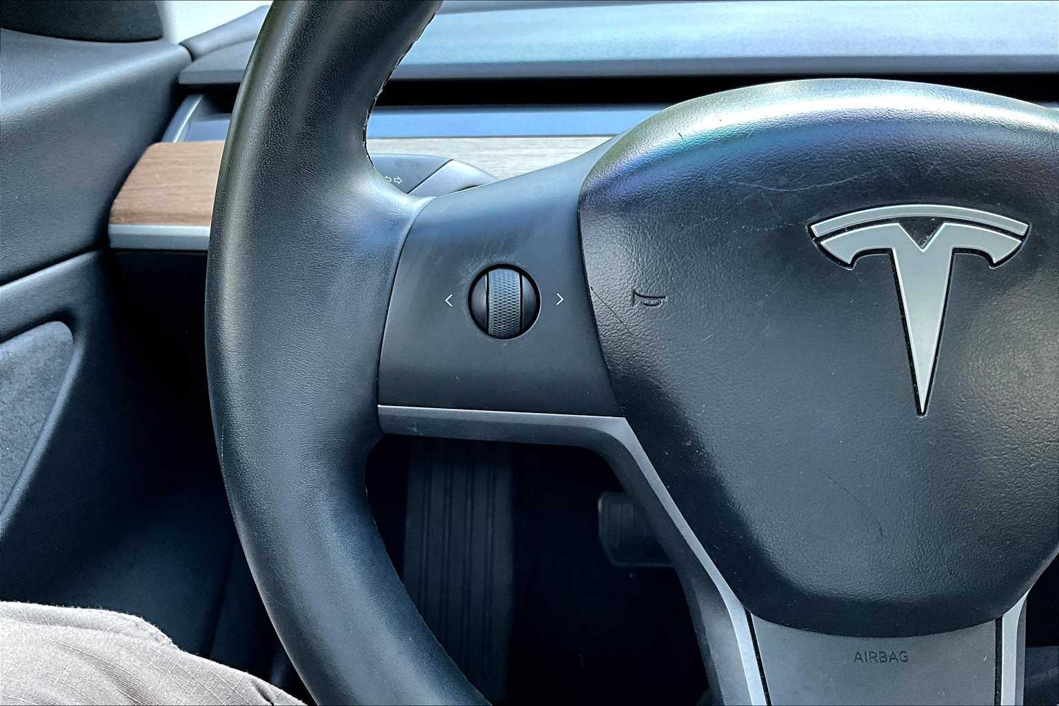 Thumbnail: 2018 Tesla Model 3 - 24