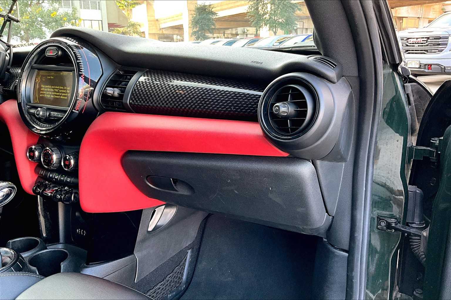 Thumbnail: 2017 MINI Cooper Hardtop - 23