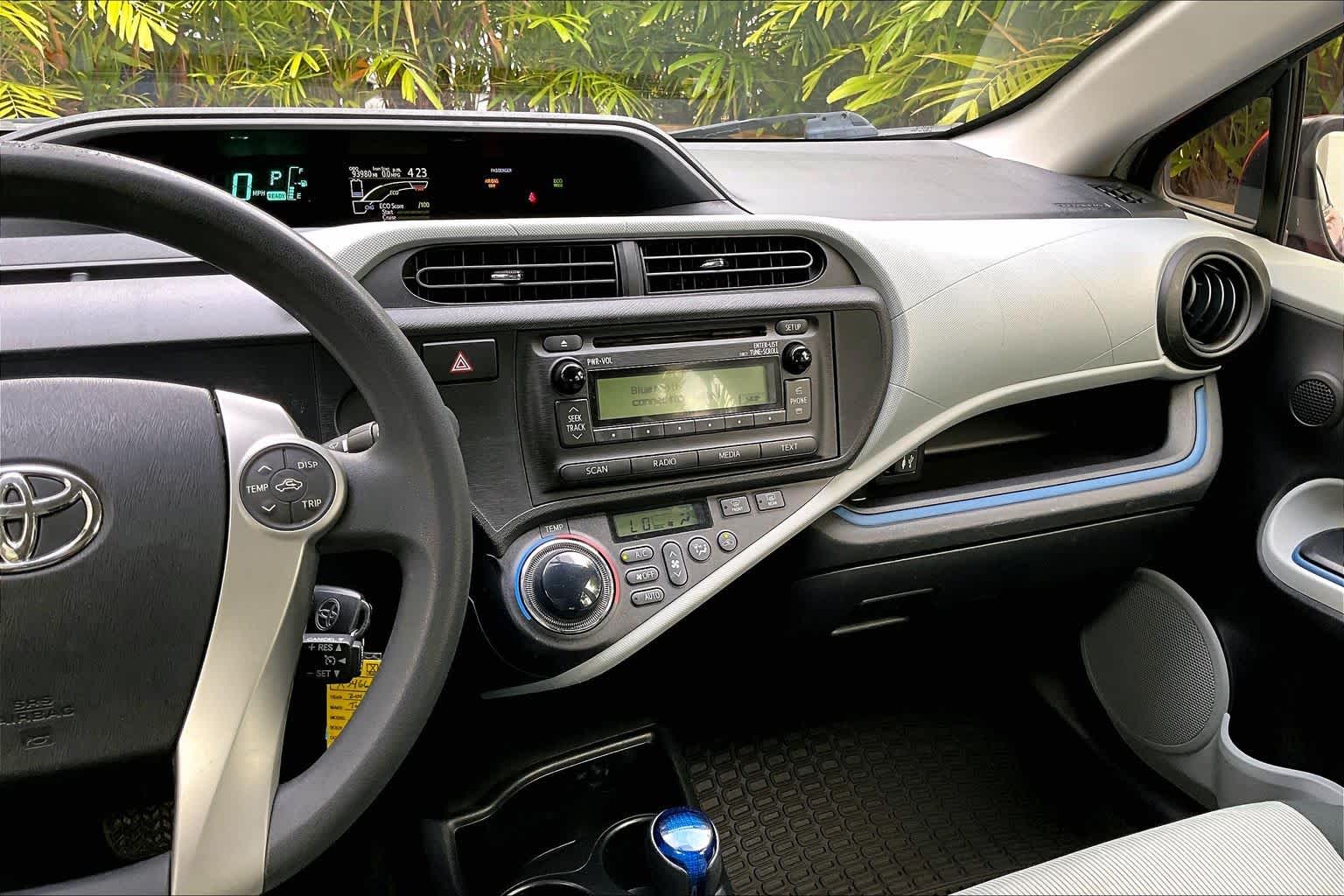 Thumbnail: 2012 Toyota Prius c - 16