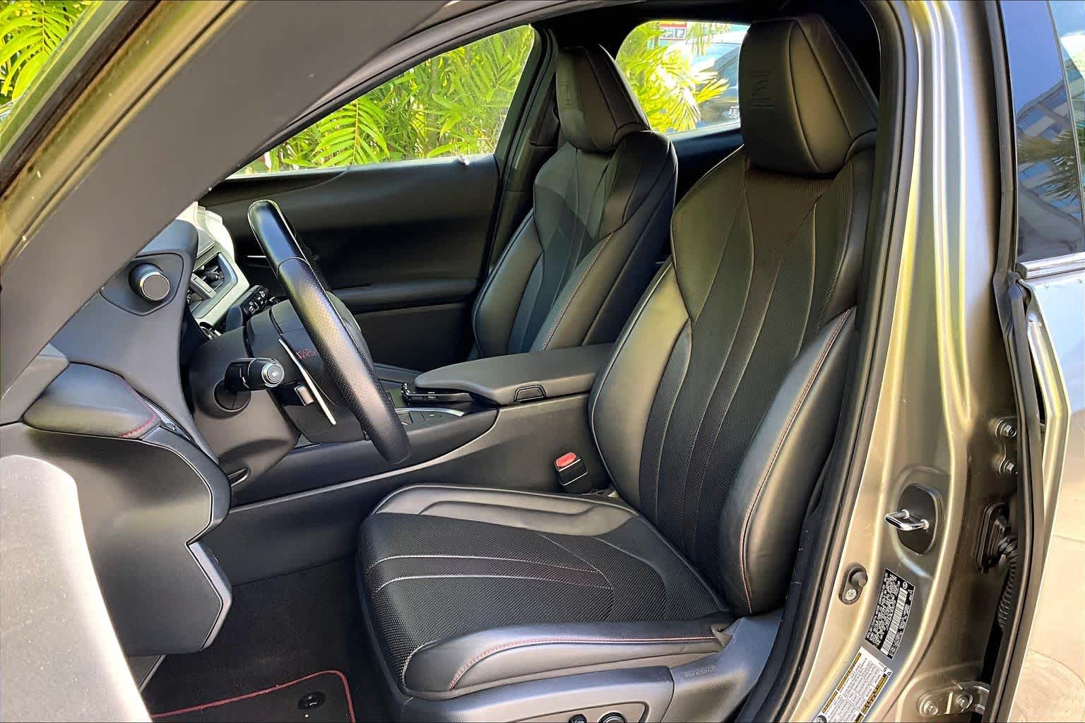 Thumbnail: 2020 Lexus UX - 12