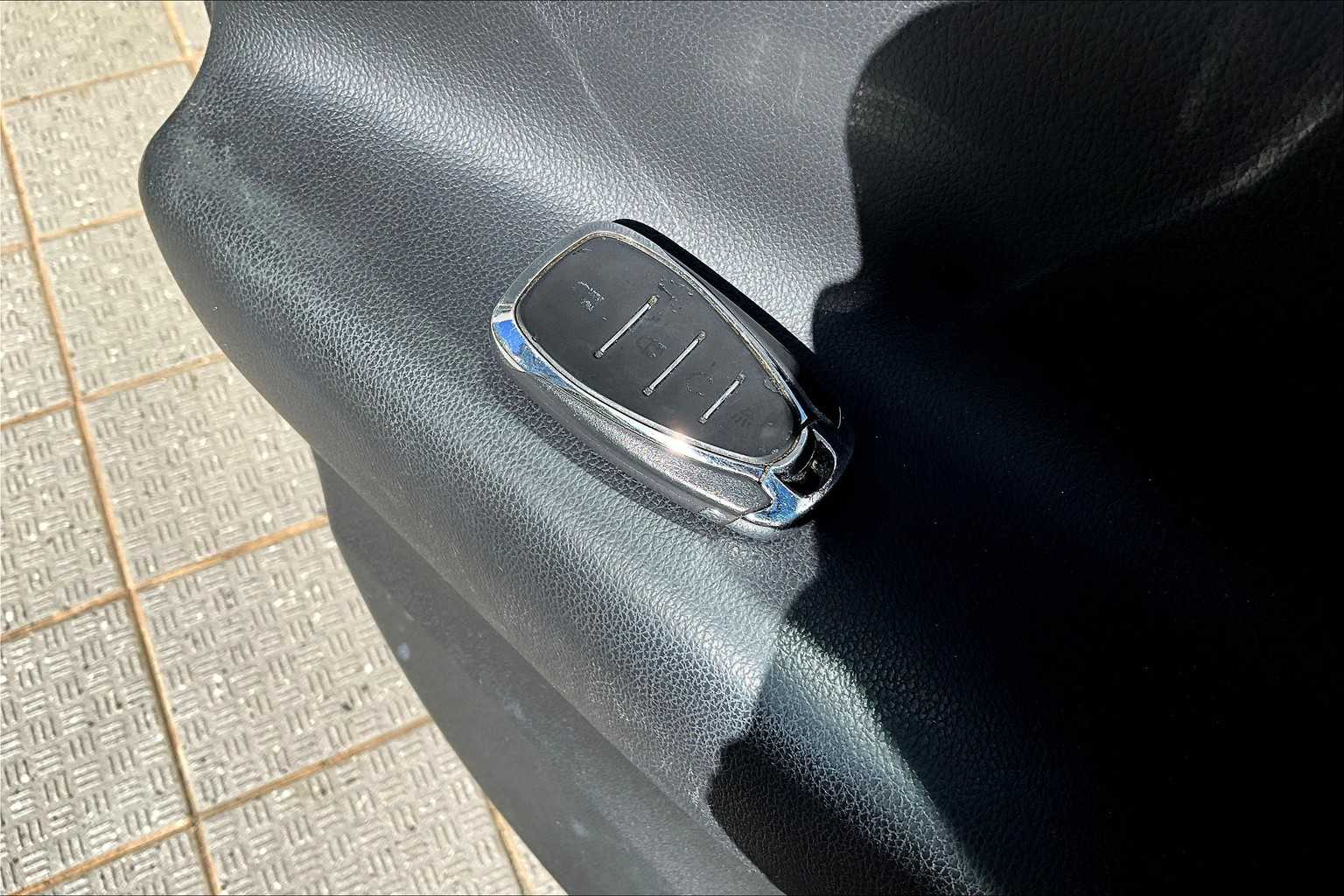 Thumbnail: 2017 Chevrolet Volt - 20