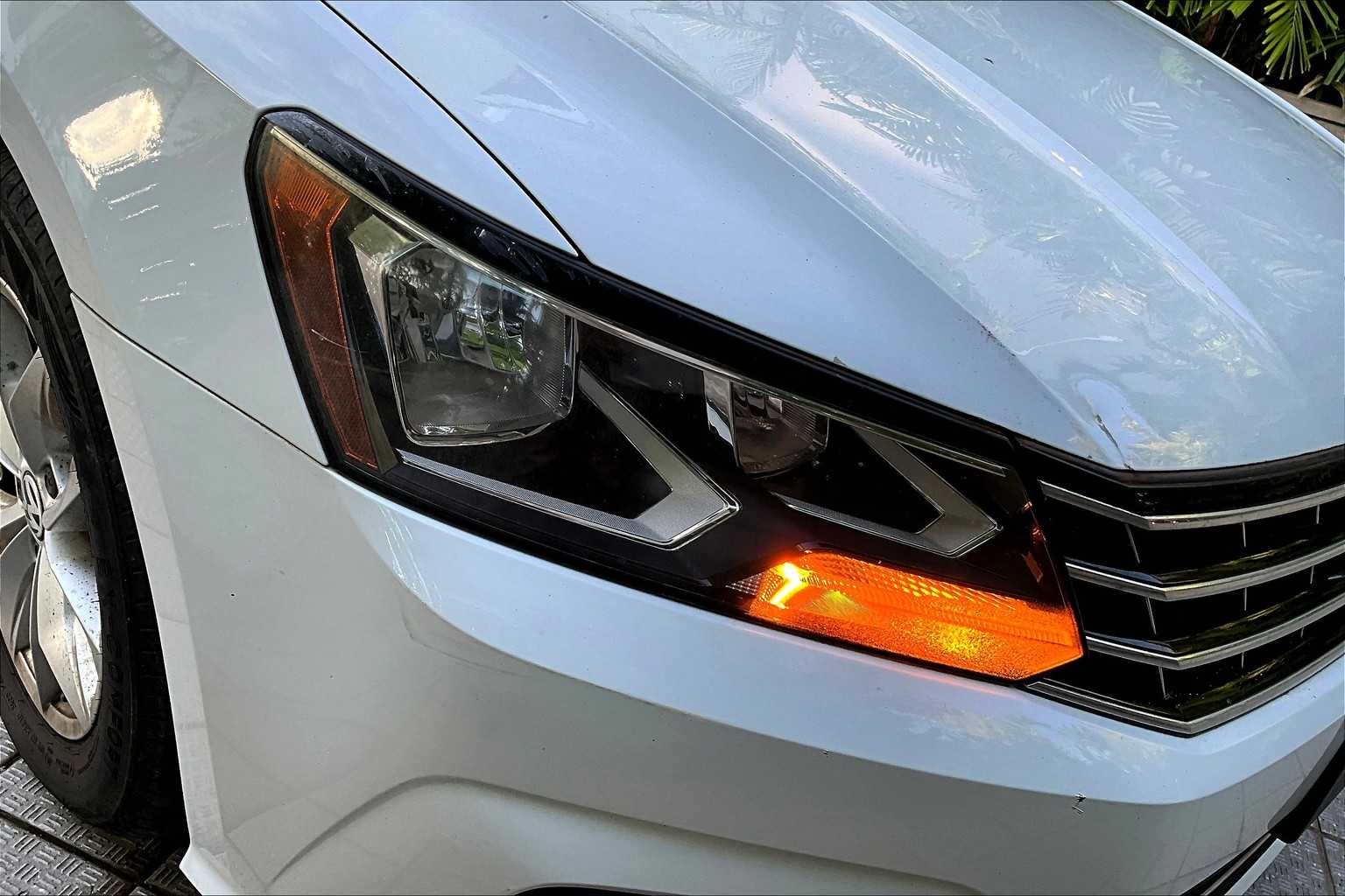 Thumbnail: 2017 Volkswagen Passat - 28