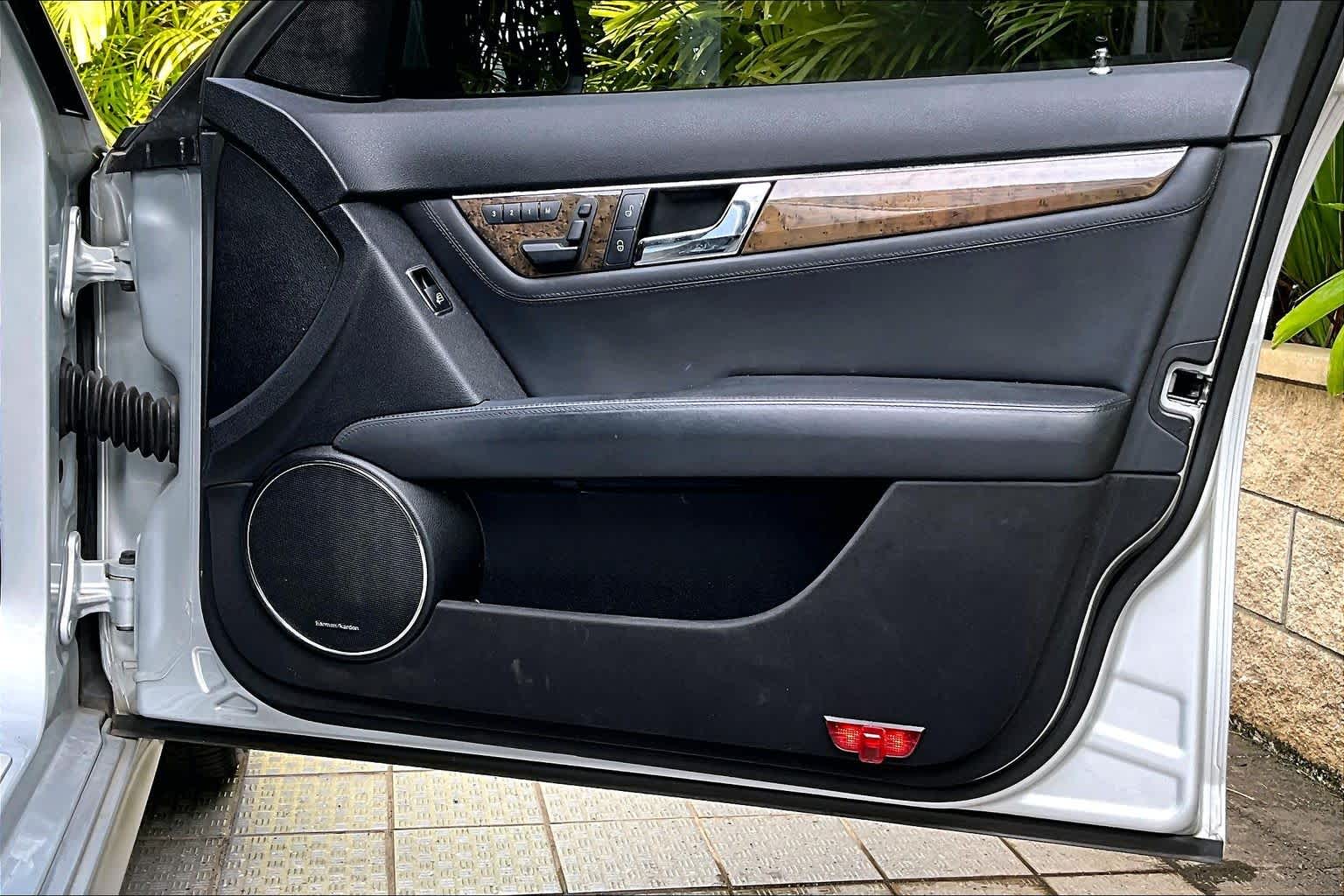 Thumbnail: 2009 Mercedes-Benz C-Class - 29