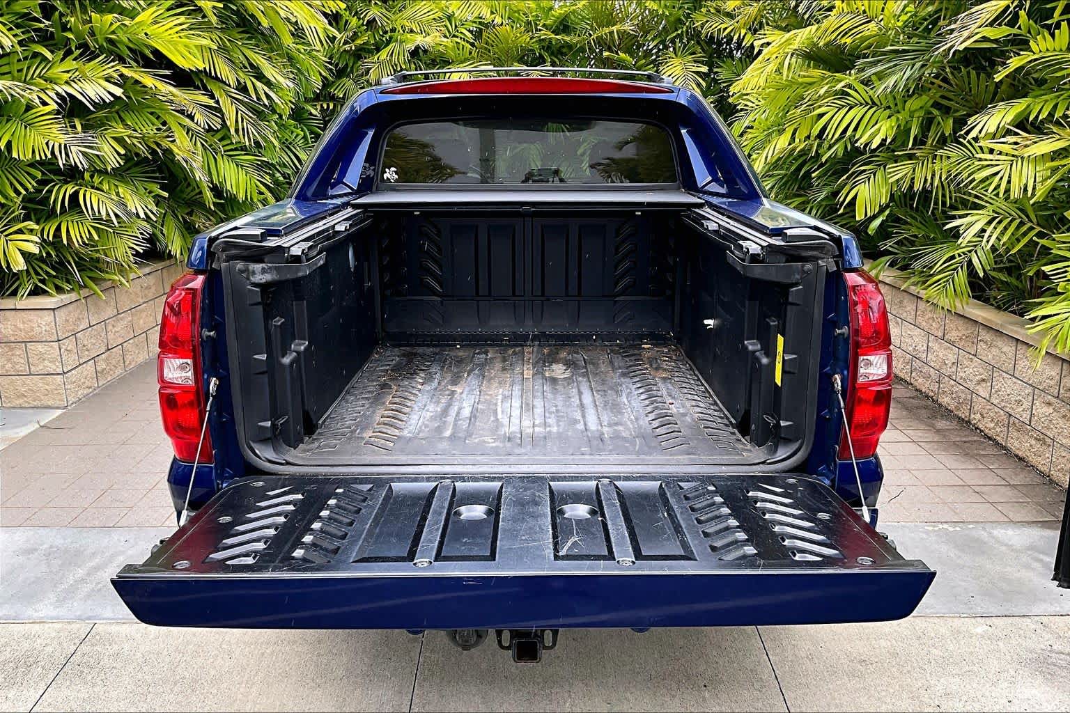 Thumbnail: 2013 Chevrolet Avalanche 1500 - 19