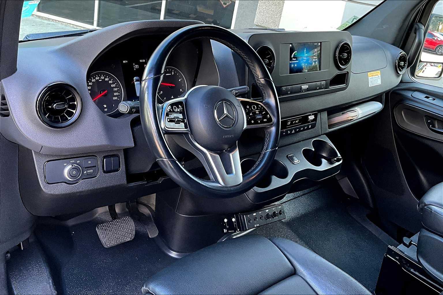 Thumbnail: 2022 Mercedes-Benz Sprinter - 3