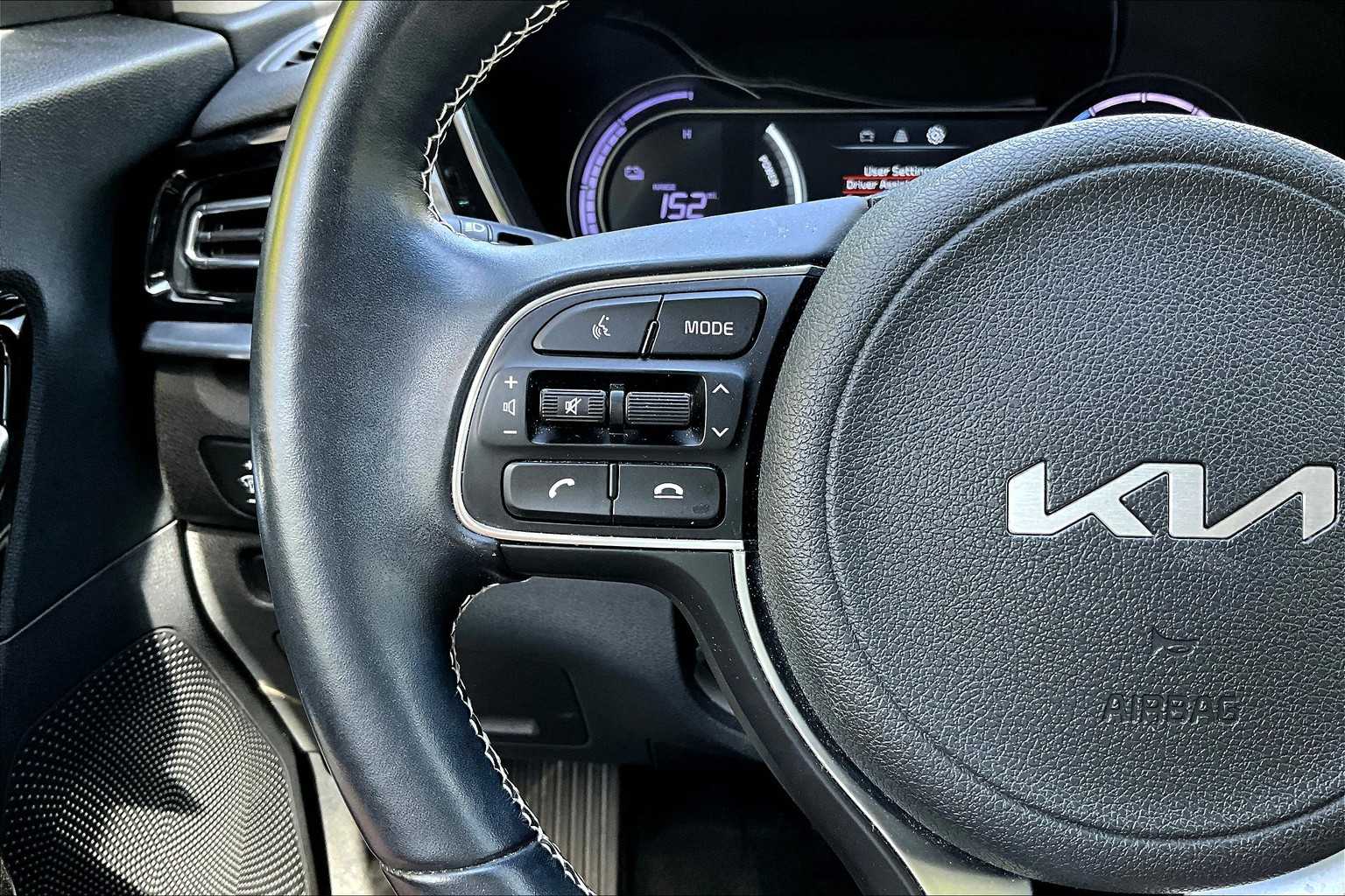 Thumbnail: 2022 Kia Niro - 25