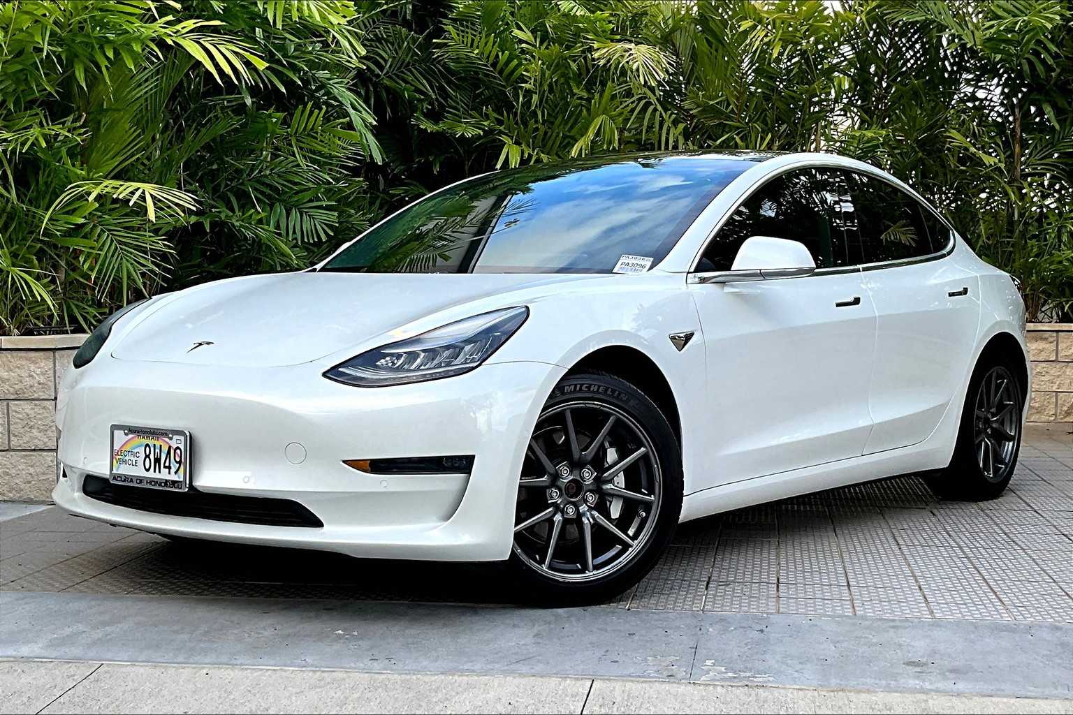 Thumbnail: 2018 Tesla Model 3 - 1