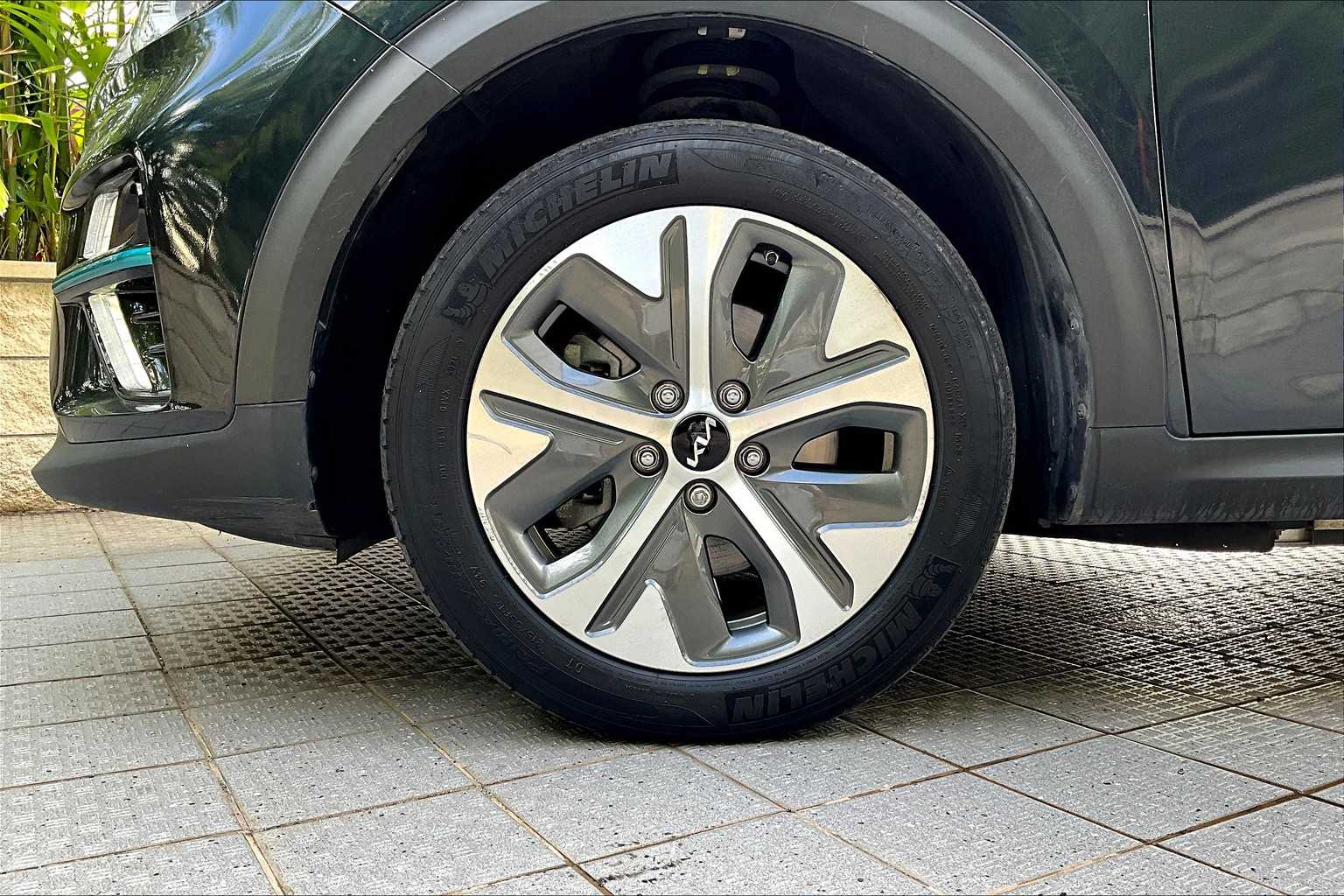 Thumbnail: 2022 Kia Niro - 8