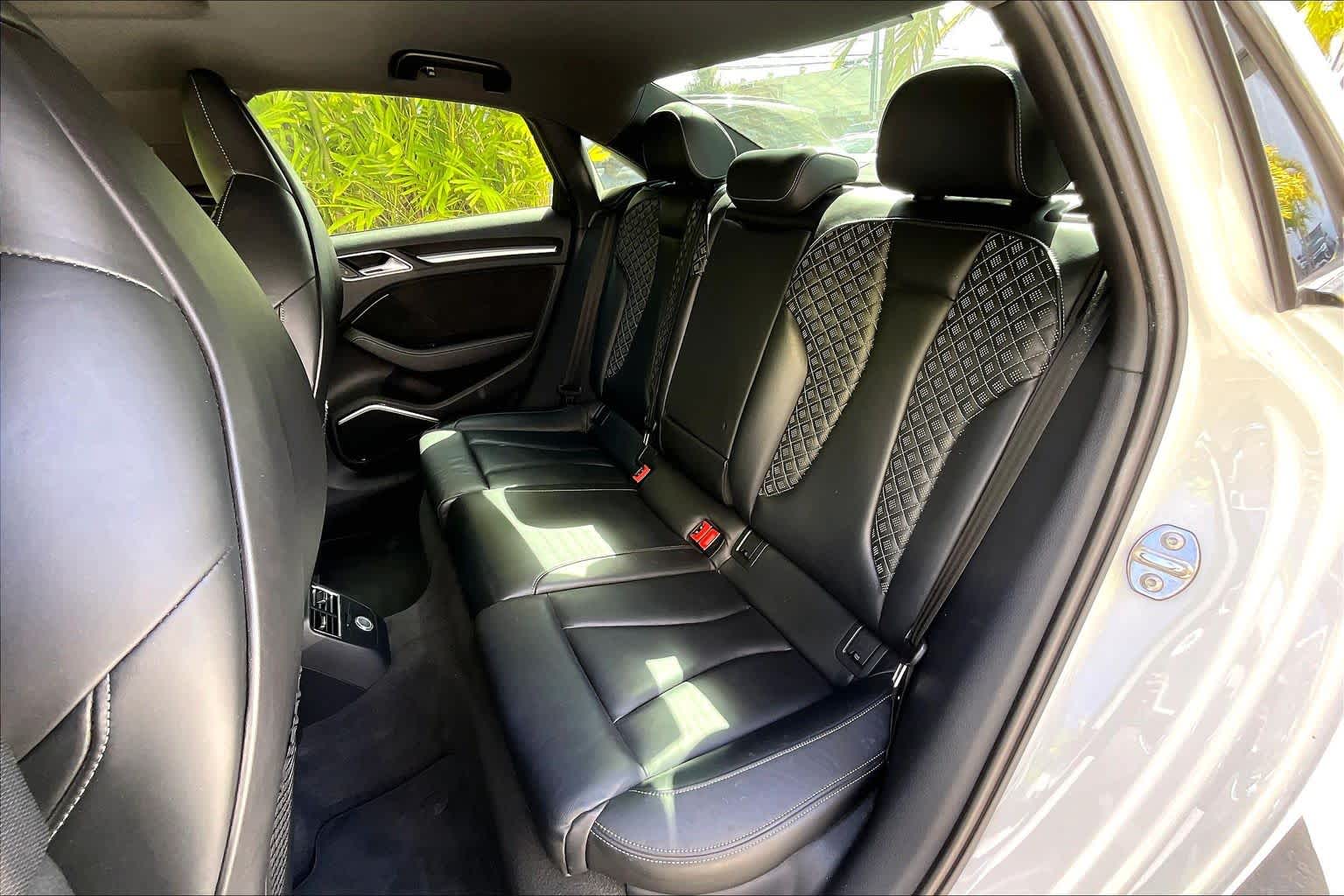 Thumbnail: 2018 Audi RS 3 - 30