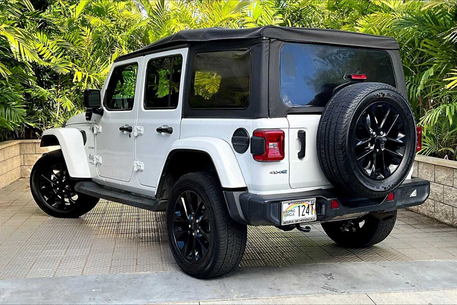 Thumbnail: 2021 Jeep Wrangler - 5