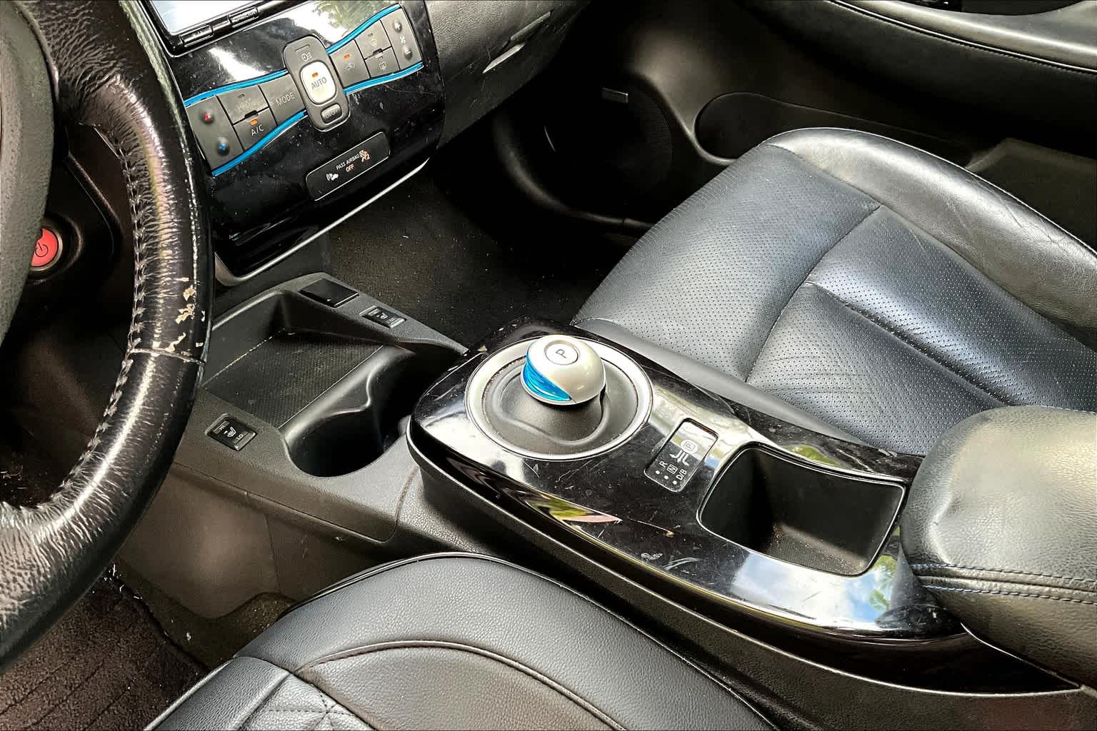 2013 Nissan Leaf SL 16