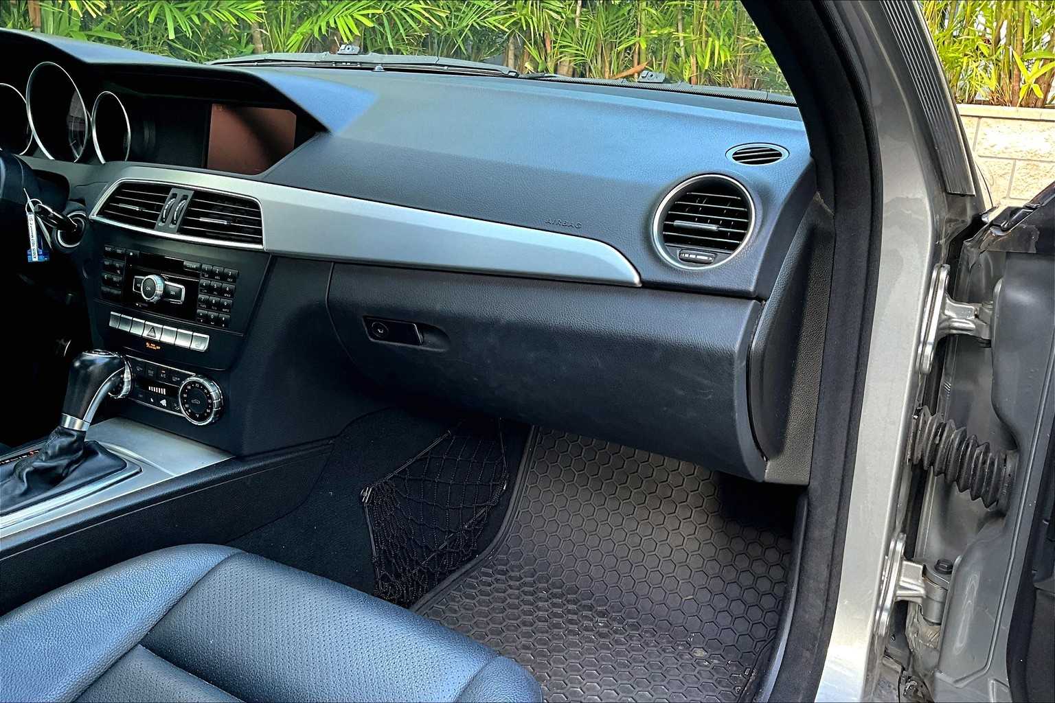 Thumbnail: 2012 Mercedes-Benz C-Class - 24