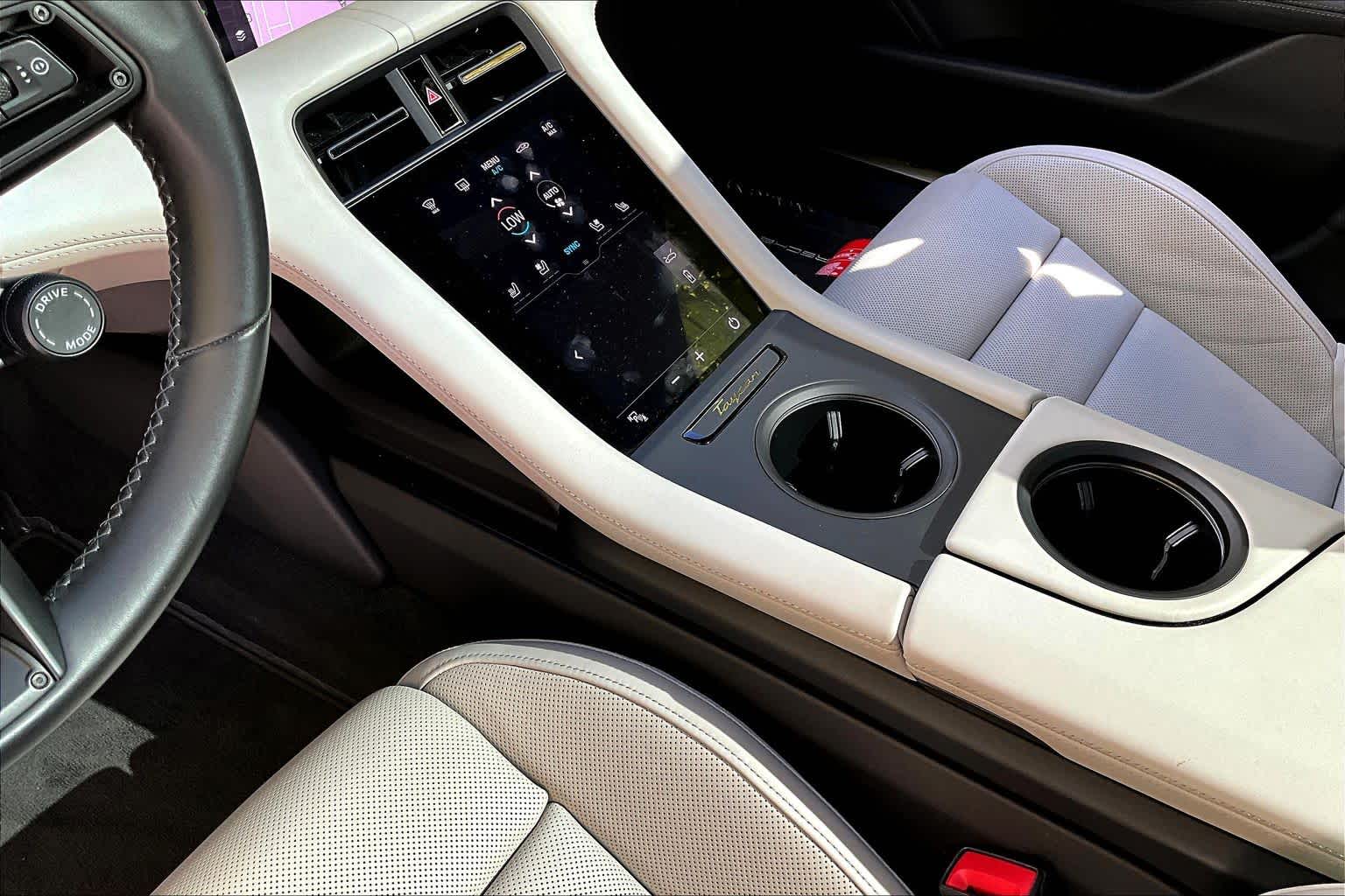 Thumbnail: 2020 Porsche Taycan - 17