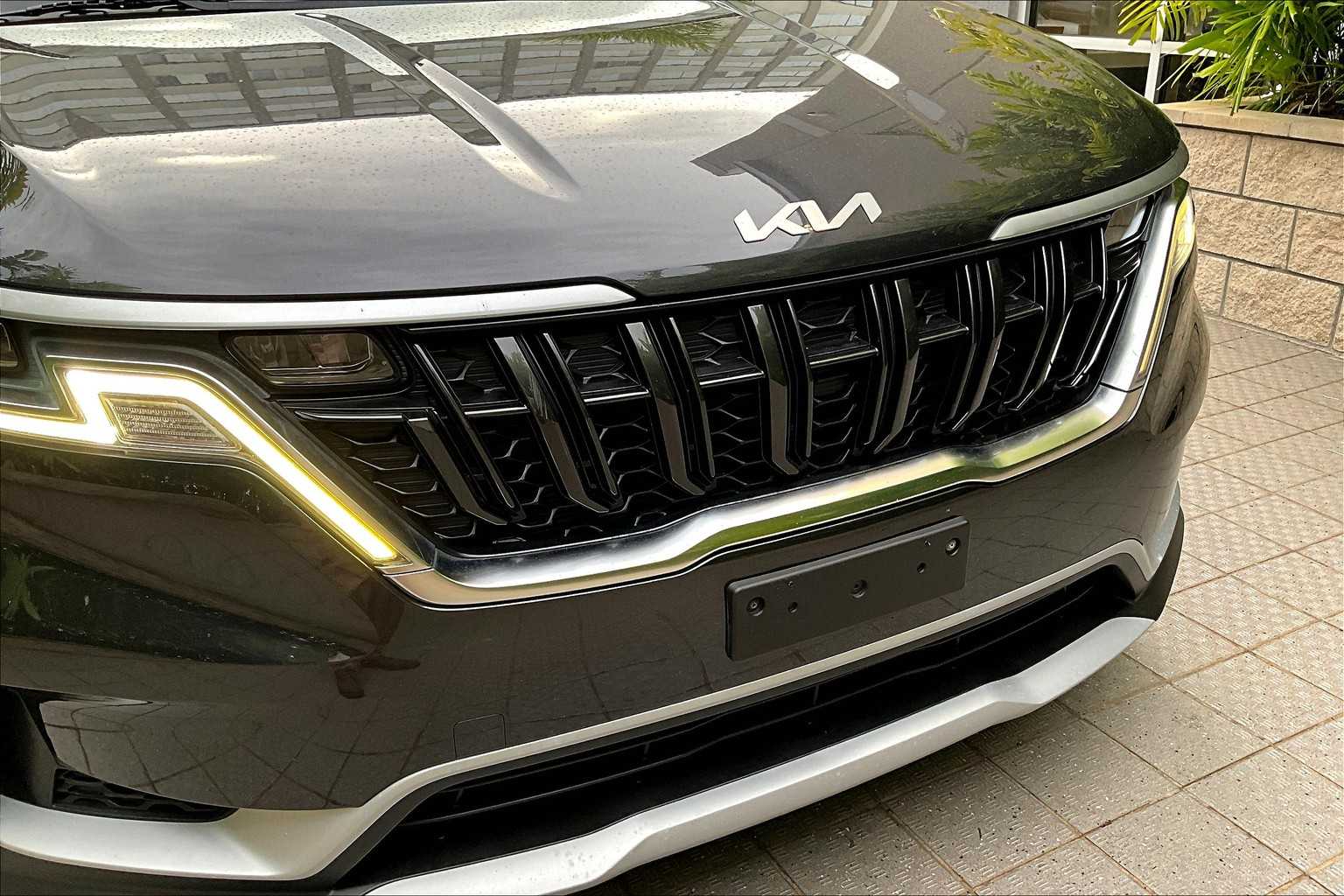Thumbnail: 2022 Kia Carnival - 34