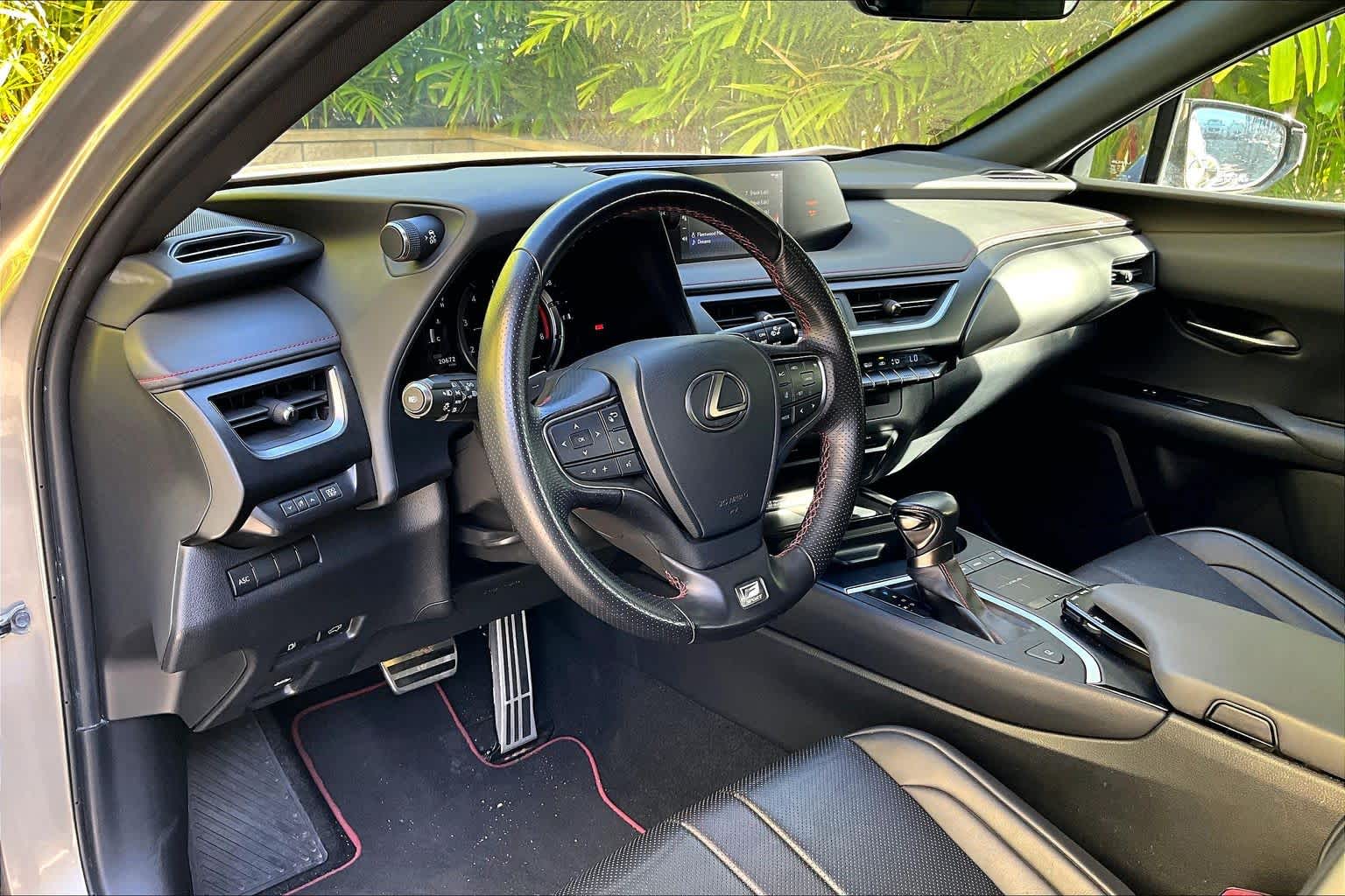 Thumbnail: 2020 Lexus UX - 3