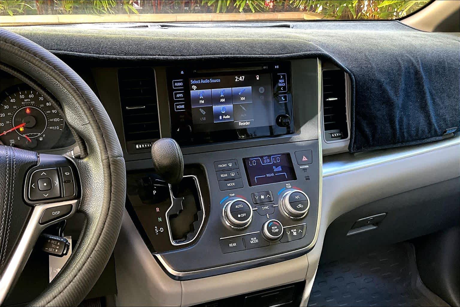 Thumbnail: 2016 Toyota Sienna - 16