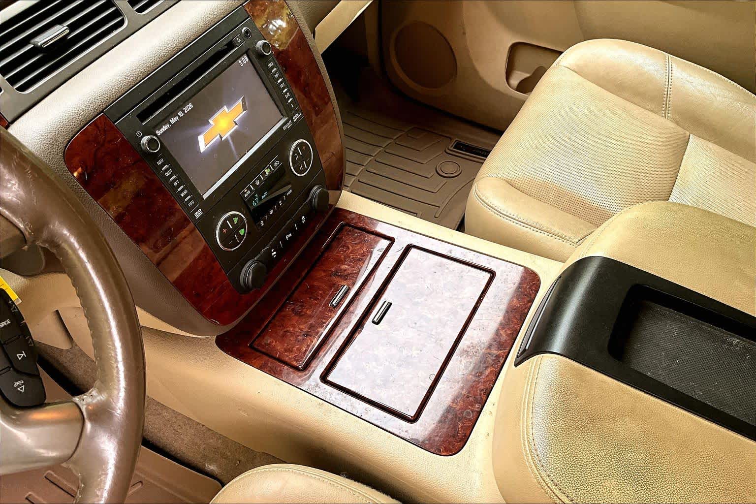 Thumbnail: 2013 Chevrolet Avalanche 1500 - 17