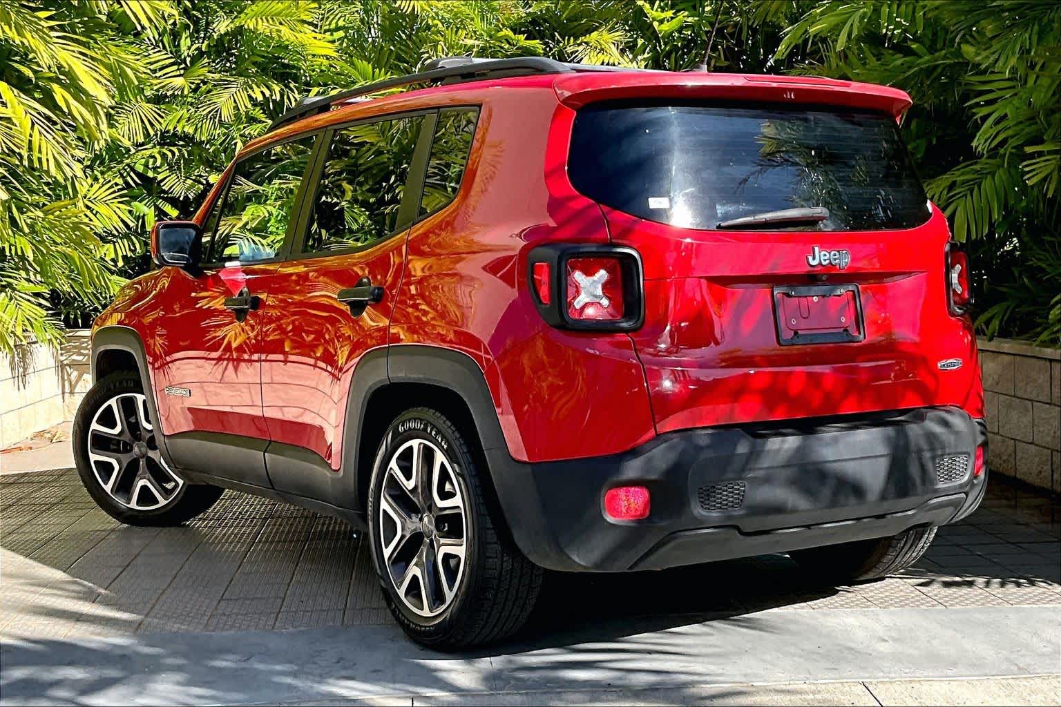Thumbnail: 2015 Jeep Renegade - 5