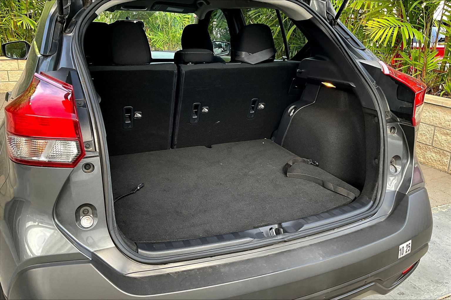 Thumbnail: 2019 Nissan Kicks - 19