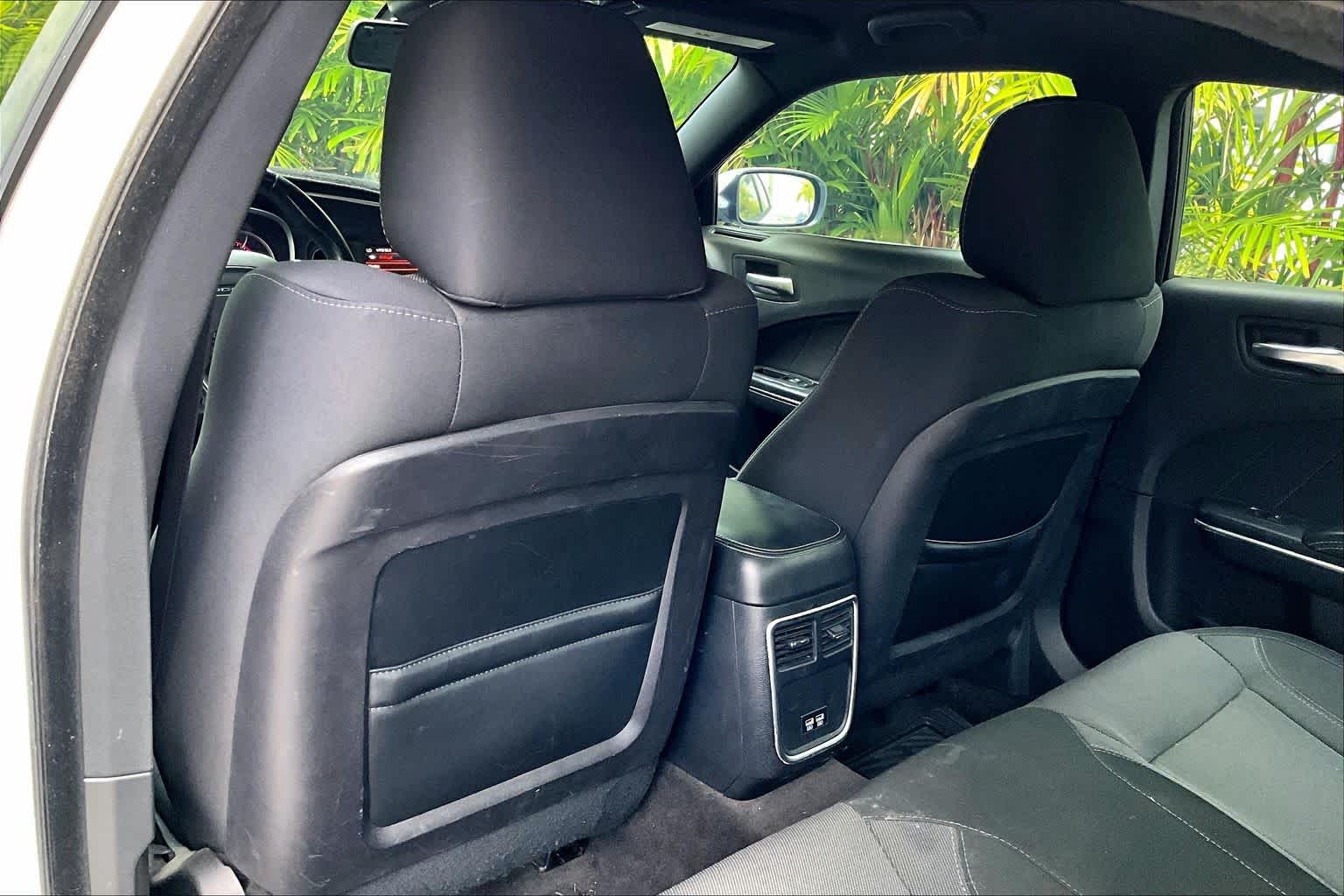 Thumbnail: 2016 Dodge Charger - 13