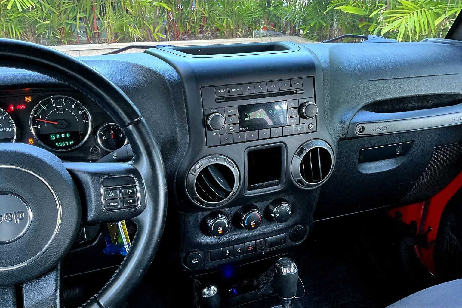 Thumbnail: 2017 Jeep Wrangler - 16