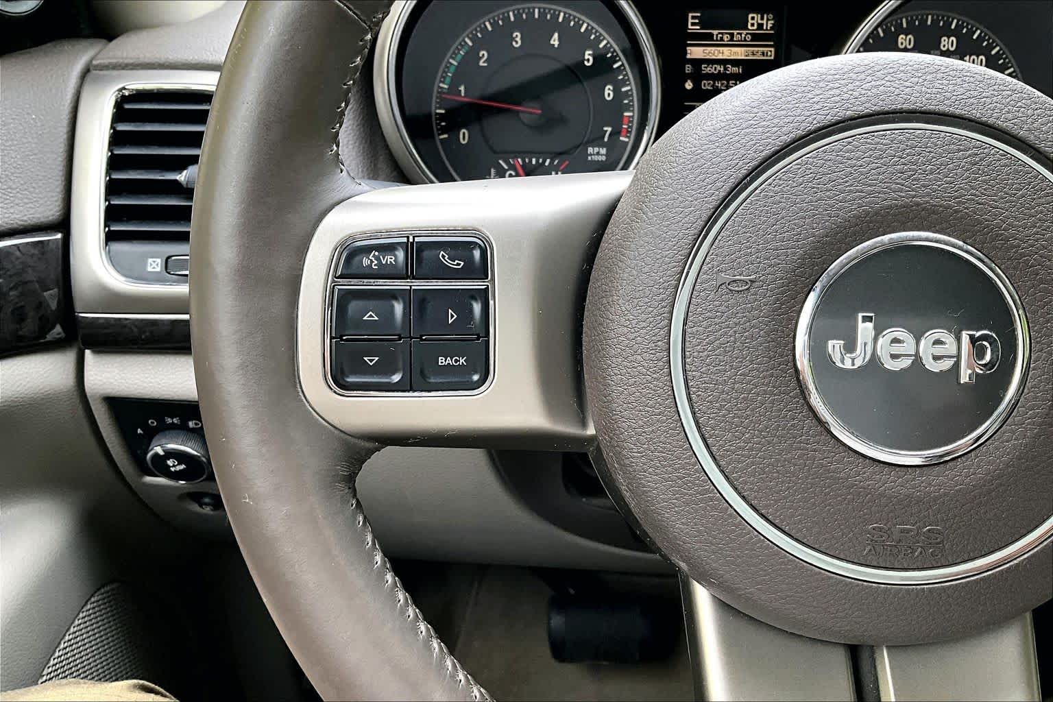 Thumbnail: 2011 Jeep Grand Cherokee - 25