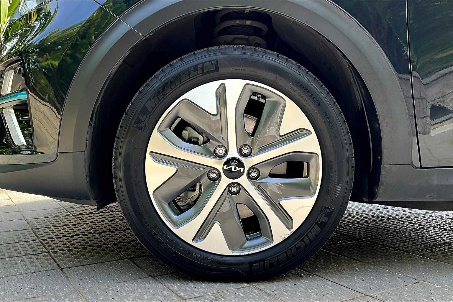 Thumbnail: 2022 Kia Niro - 9