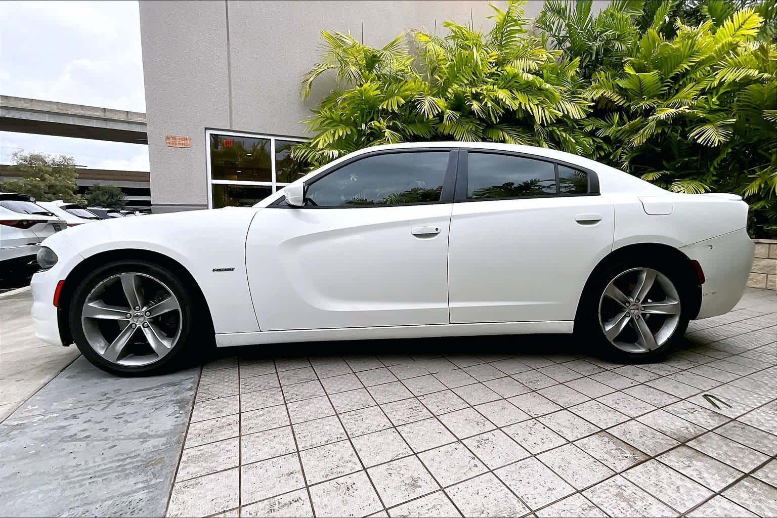 Thumbnail: 2016 Dodge Charger - 4