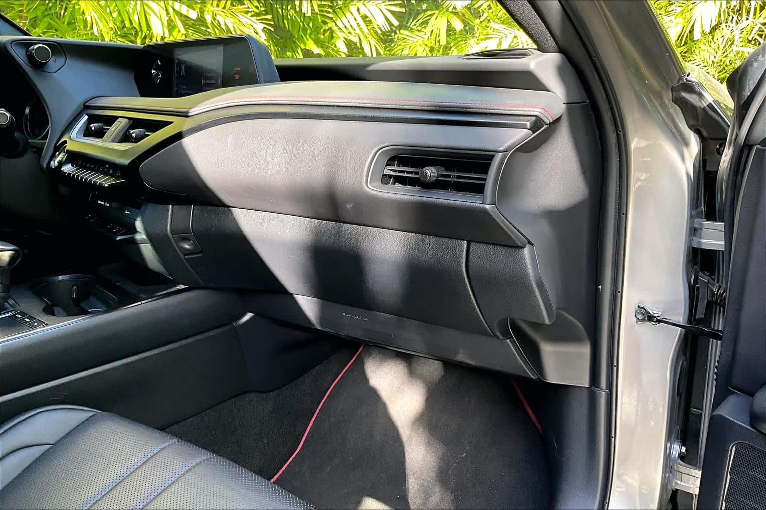 Thumbnail: 2020 Lexus UX - 24