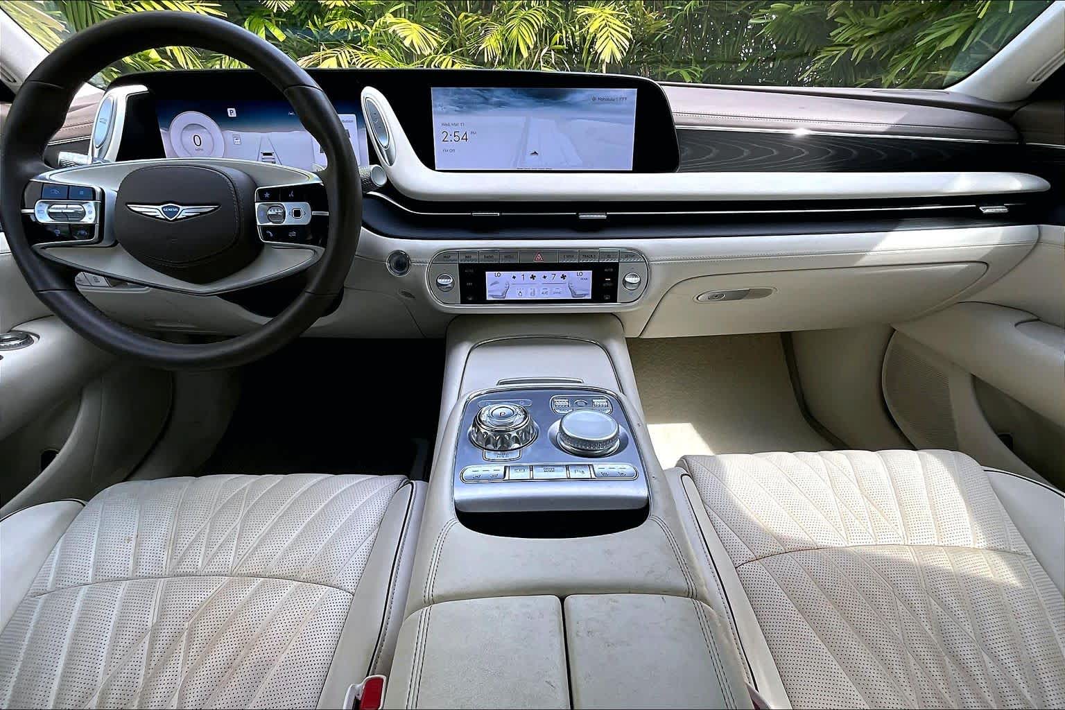 Thumbnail: 2023 Genesis G90 - 11