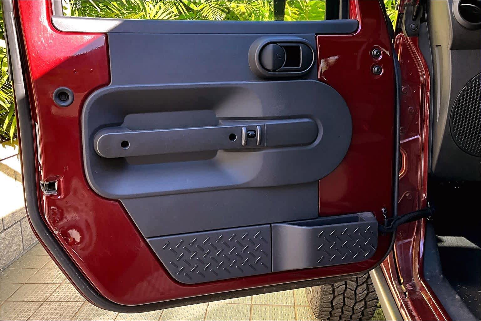 Thumbnail: 2010 Jeep Wrangler - 28