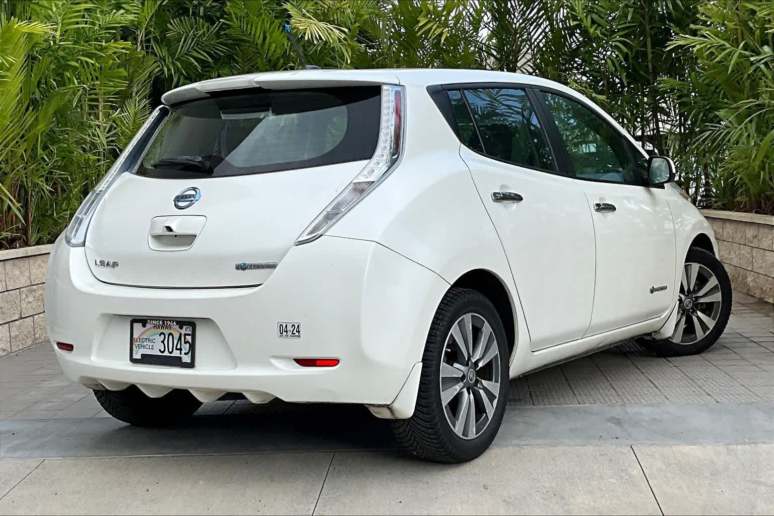 2013 Nissan Leaf SL 22