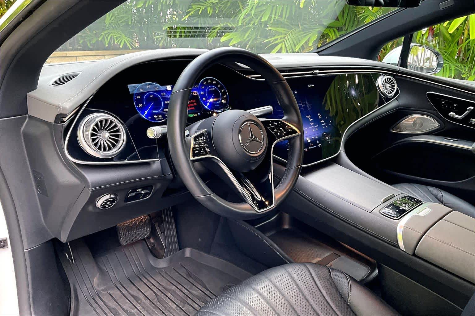 Thumbnail: 2022 Mercedes-Benz EQS - 3