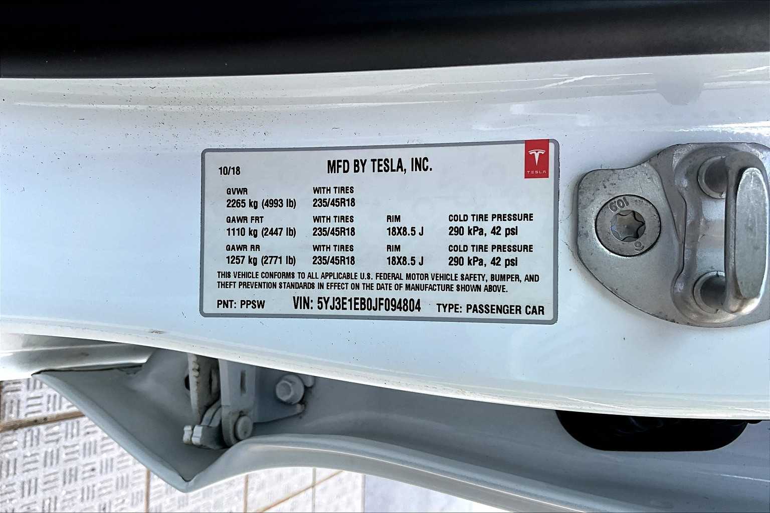 Thumbnail: 2018 Tesla Model 3 - 20