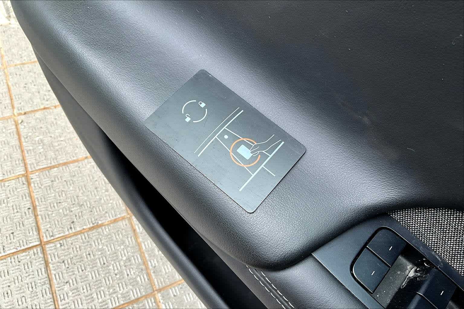 Thumbnail: 2022 Tesla Model S - 20