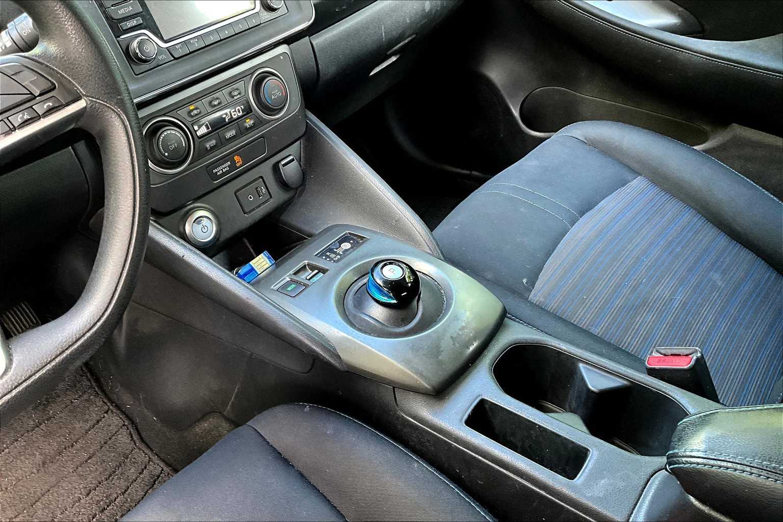 Thumbnail: 2018 Nissan Leaf - 17