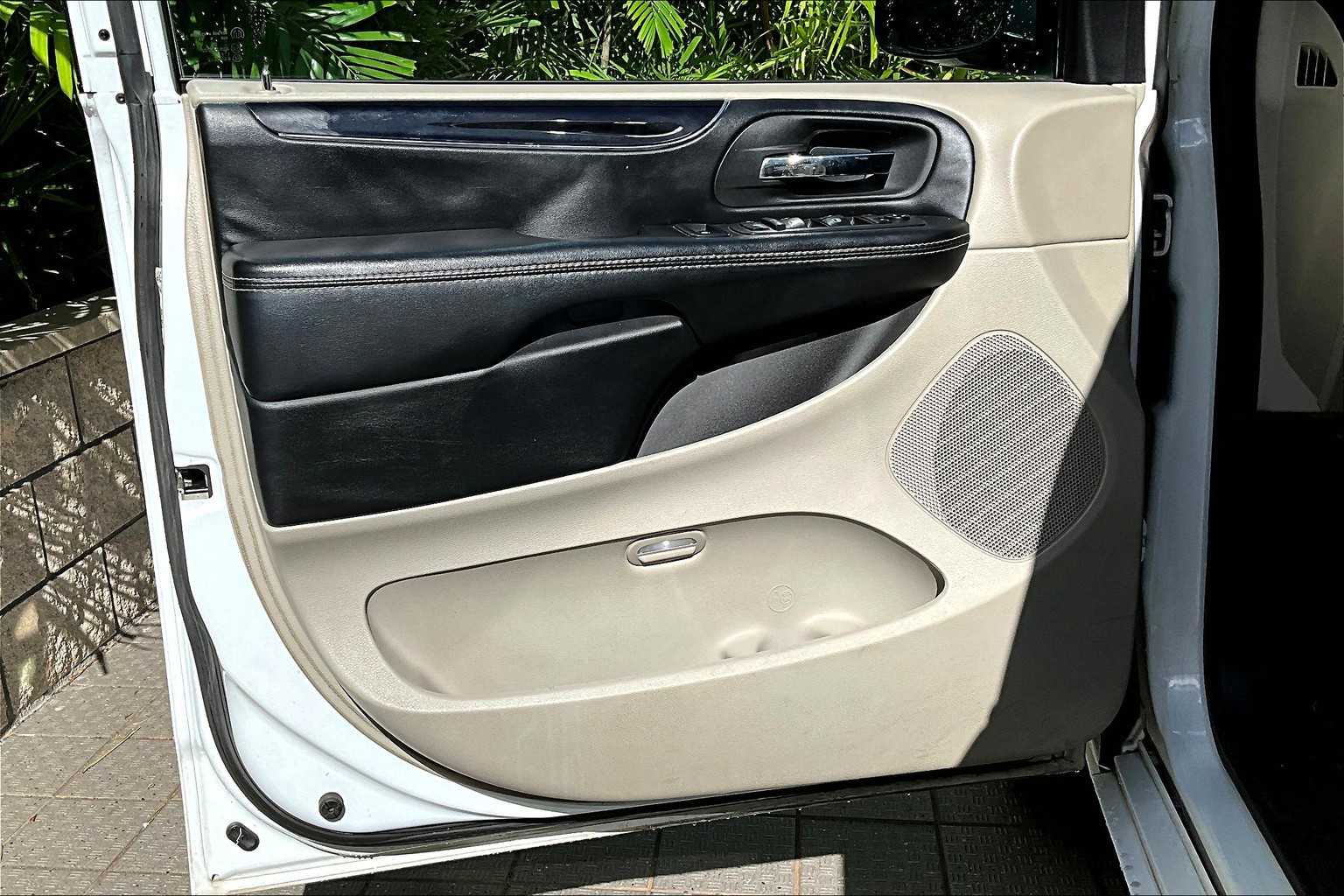 Thumbnail: 2019 Dodge Grand Caravan - 28