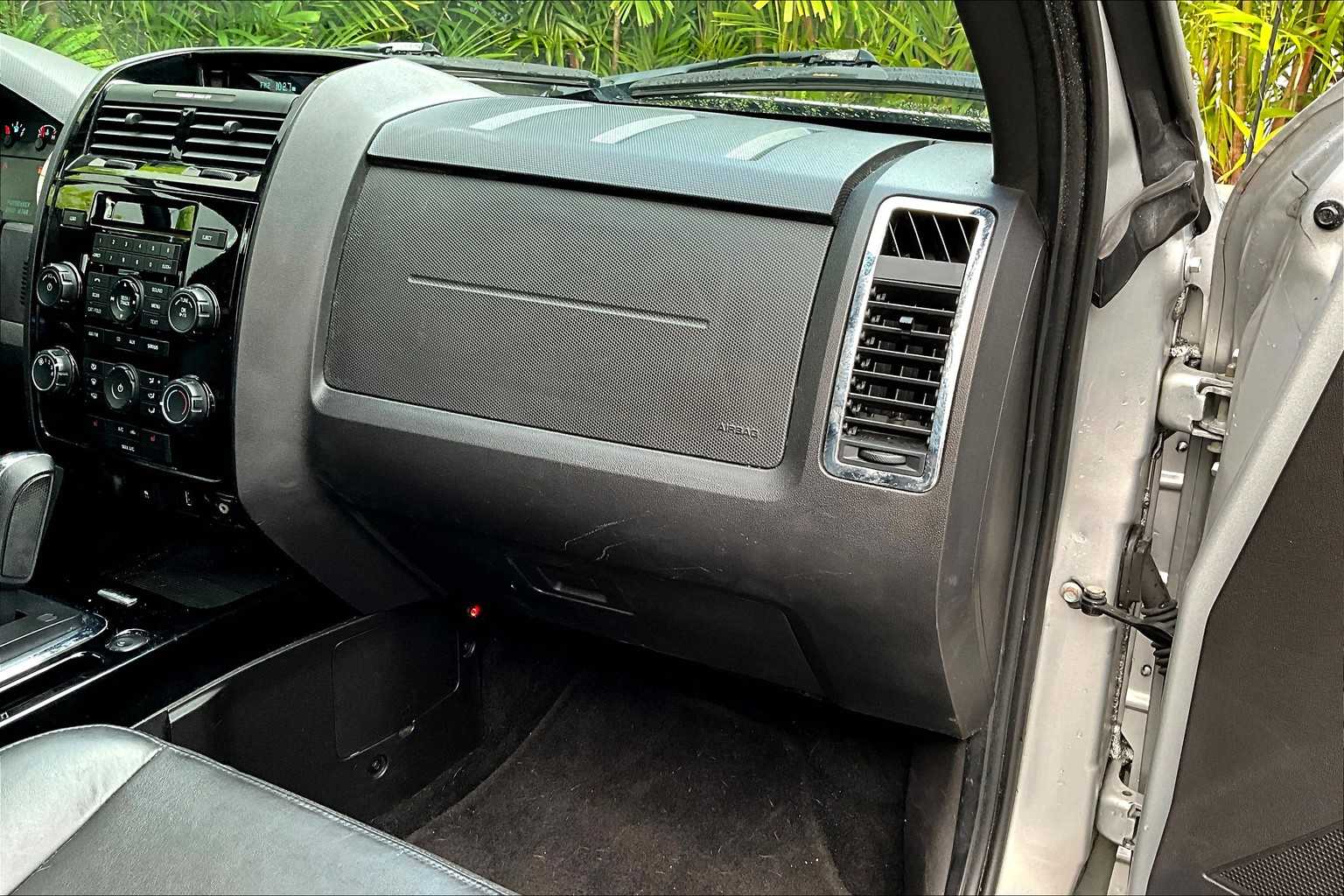 Thumbnail: 2010 Ford Escape - 24