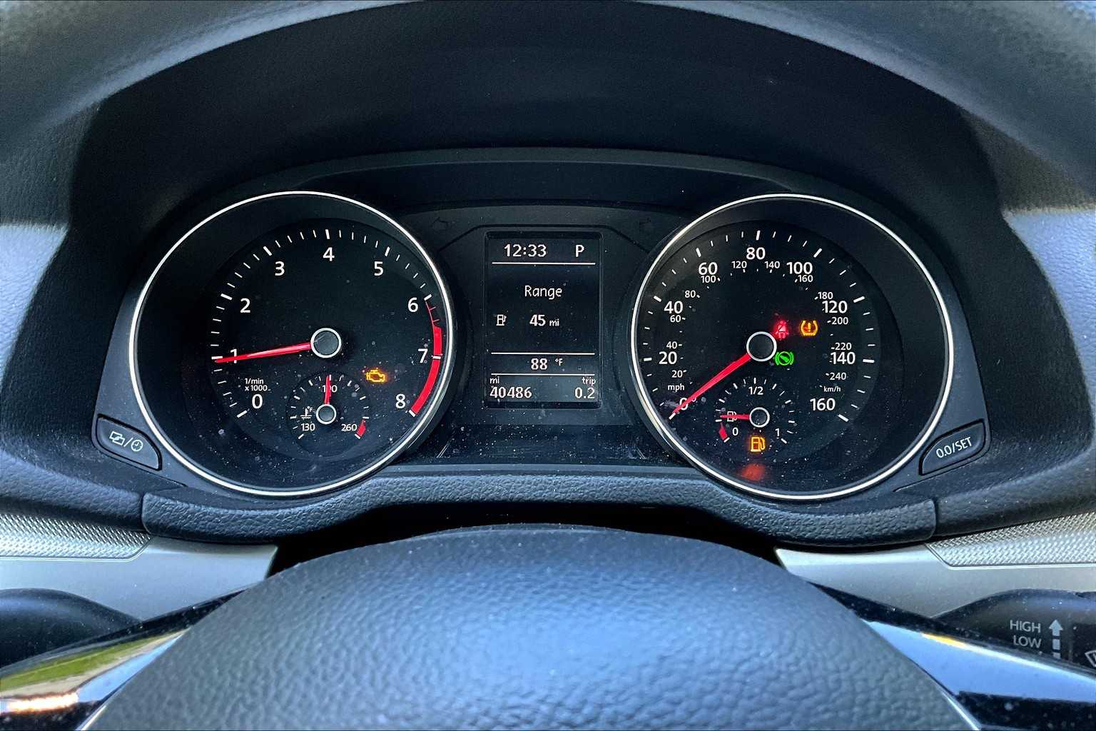 Thumbnail: 2017 Volkswagen Passat - 14