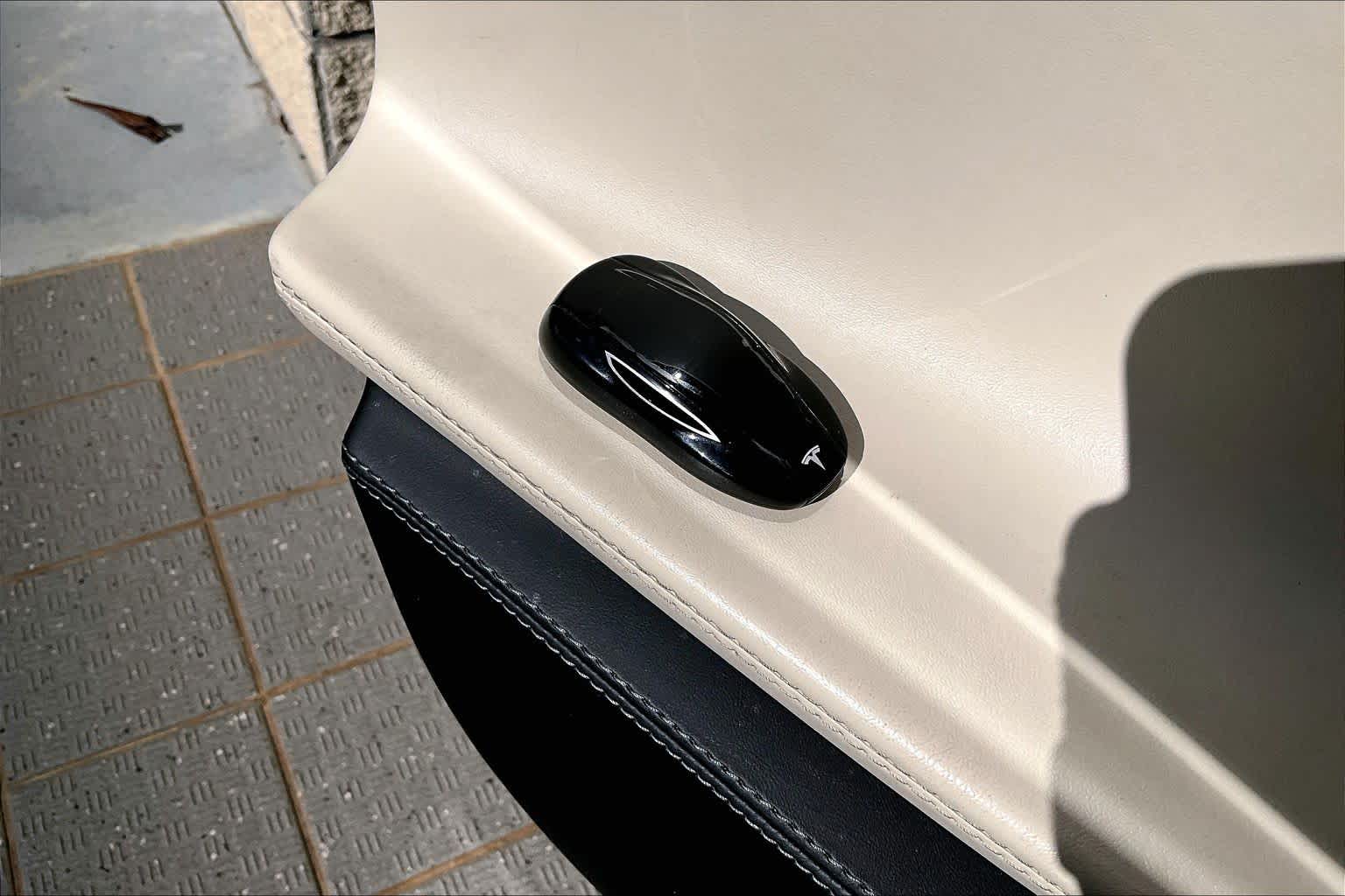 Thumbnail: 2017 Tesla Model S - 20